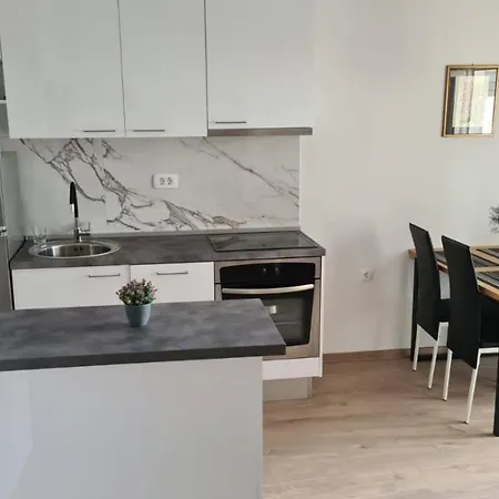 Apartament By The Mall